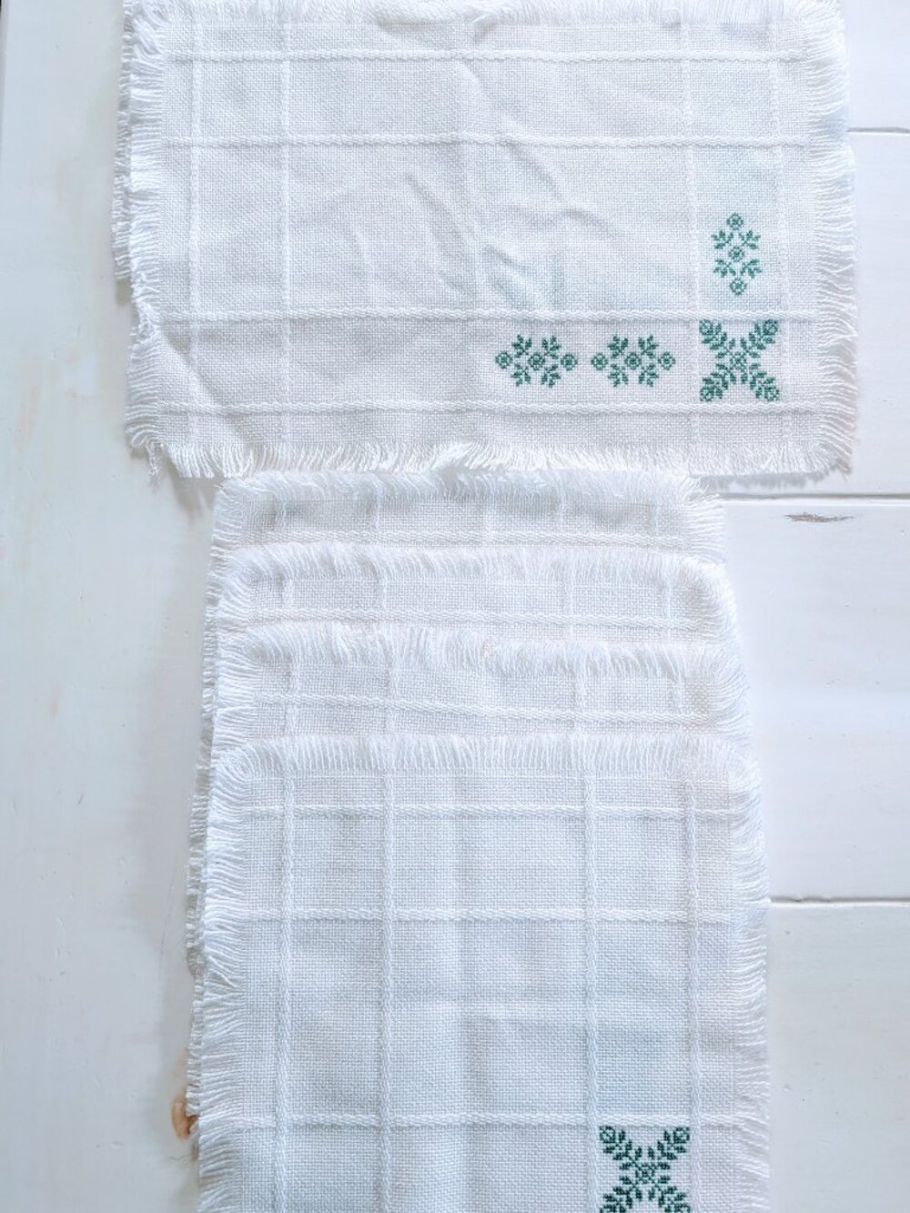 VTG Set Embroidered Cotton Placemats & Napkins White Cross Stitch Open Weave